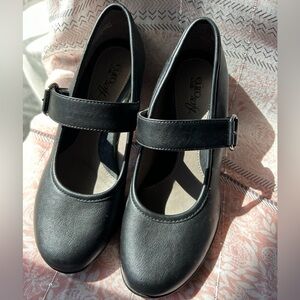 Eurosoft-Sofft Mary Jane heels